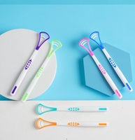 Vente en gros de grattoir à langue en silicone à double usage brosse à dents réutilisable outil de nettoyage de soins bucco-dentaires pour nettoyeur de langue plus frais
