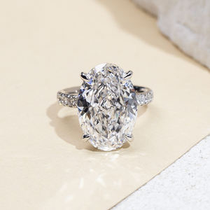 Anillo de Lujo para Mujer con Diamante Ovalado Sintético Cultivado en Laboratorio, Oro Sólido de 18K, Certificado IGI, Modelo MSR-2053 - Product Image 1