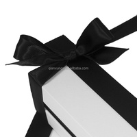 Boîte cadeau en papier cartonné rigide avec couvercle et base amovibles, logo personnalisé Pulida, luxe, blanc, nouveauté 2025