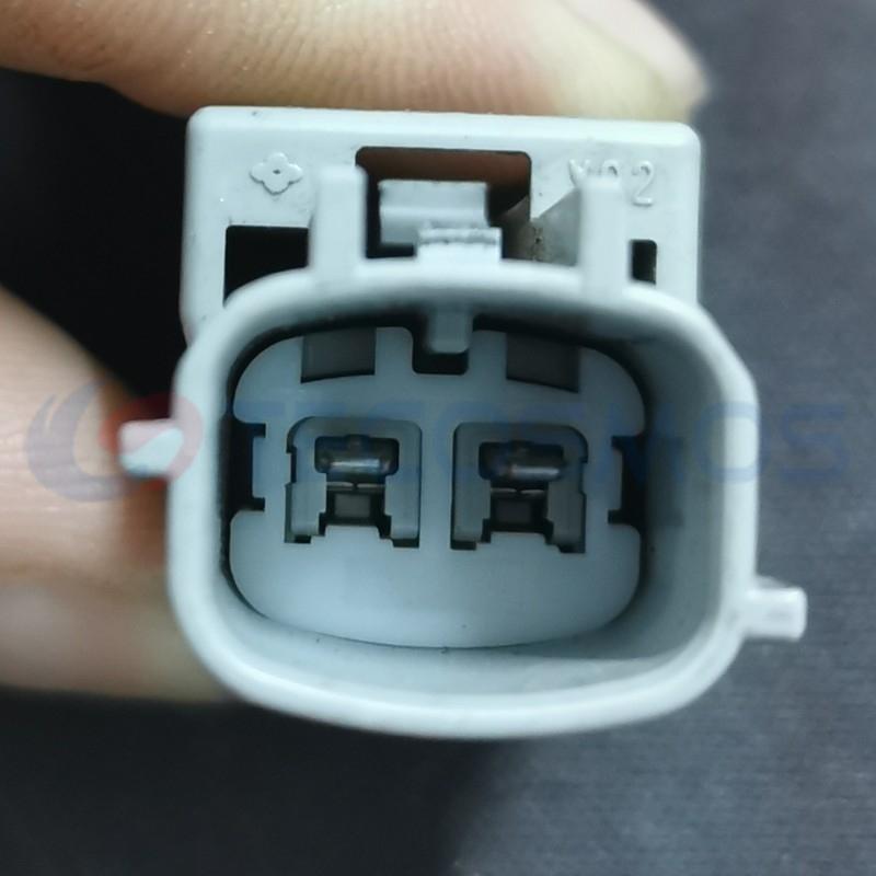 Car Connector For Nissan left bottom and For Nissan right top crashed with two stitches CT2-0177G