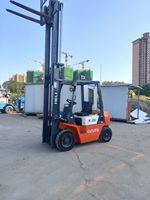 Chariot élévateur K25 Heli, mât à 2 sections, hauteur de levage 4,5 mètres, avec déplacement latéral, en bon état