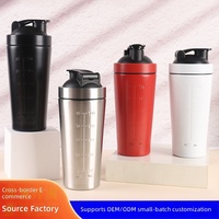 Bouteille shaker de fitness en acier inoxydable 304 à paroi simple avec boule mélangeuse et échelle graduée, grande capacité pour smoothies protéinés