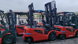 Apilador Eléctrico Portátil de 7 t <span class=keywords><strong>AGV</strong></span> Usado, 1, 5, 4 Toneladas, Cubierta de Ventilador Hyundai <span class=keywords><strong>2019</strong></span>, Piezas de Eje Trasero, Herramientas Ligeras, Lion - Product Image 5