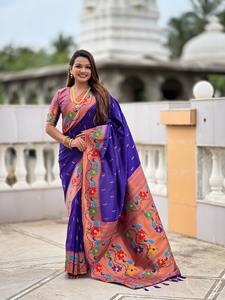 Saree de seda suave Paithani con diseño de pavo real tejido Zari por todas partes y borde de soporte tejido Meenakari y borlas adjuntas en Pall - Product Image 4