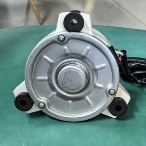 มอเตอร์พัดลมเครื่องปรับอากาศไฮเออร์ 0010402013 ชิ้นส่วนทดแทนตู้โลหะที่ทนทาน - Product Image 1