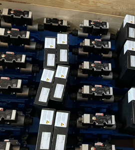 โซลินอยด์ควบคุมทิศทางแบบสัดส่วน R900900988 4WRAE 10 W60-2X/G24N9K31/A1V สำหรับระบบควบคุมอัตโนมัติไฮดรอลิก - Product Image 1