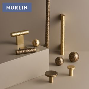 Nurlin Handgefertigte Schrank- und Schubladenknöpfe aus Massivem Messing mit Hammerschlagmuster, Lange Griffe für Möbel und Kleiderschränke in Mattgold und Antikbronze - Product Image 1
