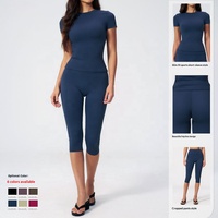 Ensembles de sport 2 pièces pour femmes : hauts courts à manches courtes et leggings capri taille haute – Tenues décontractées pour l'entraînement (OEM)
