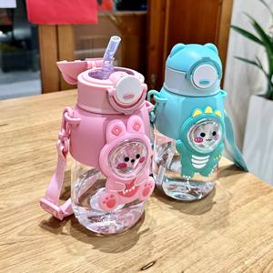 Botella de Agua Portátil de Plástico con Diseño de Dibujos Animados, Linda Taza Infantil con Correa y Pajita para Niños, Venta al Por Mayor - Product Image 4