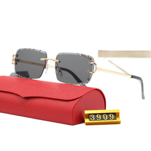 Lunettes de soleil personnalisées avec logo découpé, monture carrée sans cadre, UV400, de haute qualité, de marque classique et design. - Product Image 6