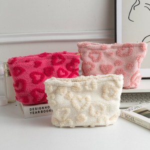 กระเป๋าเครื่องสำอางผ้ากำมะหยี่สำหรับเดินทางกระเป๋าใส่เหรียญกระเป๋าเครื่องสำอางผ้าฟลีซสำหรับจัดระเบียบทรงหัวใจ - Product Image 1