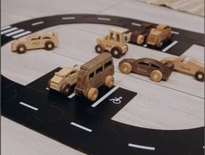 Jouet voiture en bois personnalisé pour les tout-petits cadeau de premier anniversaire sensoriel cadeau de collection pour enfants avec nom de voitures pour 5 à 7 ans - Product Image 4