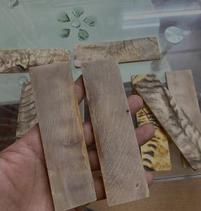 เกล็ดฮอร์นแกะธรรมชาติคุณภาพระดับพรีเมี่ยมพร้อมลวดลายที่เป็นเอกลักษณ์สำหรับการทำมีดแฮนด์เมดตามสั่ง - Product Image 3