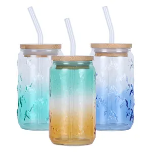 Vasos de cerveza de colores pulverizados, vaso transparente con tapa de bambú y paja