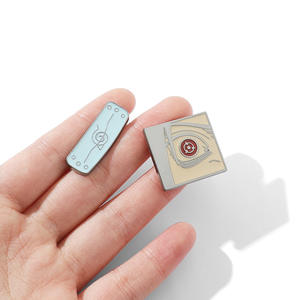 Badges et autocollants personnalisés en émail dur et métal, gravés et sculptés, avec impression numérique, design circulaire grand format effet miroir, pour les marques aux Émirats arabes unis et en Arabie Saoudite - Product Image 2