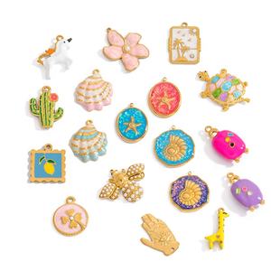 Galería DE ARTE esmaltado | Dijes de <span class=keywords><strong>esmalte</strong></span> de acero inoxidable chapados en oro PVD de 18 quilates para hacer joyas DIY | Colgantes caprichosos de verano - Product Image 1