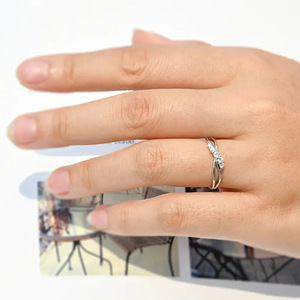 Anello a doppio strato con design a croce, stile aperto, per donna - Product Image 2
