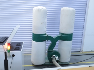 Routeur CNC pour le <span class=keywords><strong>bois</strong></span> ATC <span class=keywords><strong>avec</strong></span> 12 porte-outils pour la <span class=keywords><strong>gravure</strong></span> et le perçage 3D complexes - Product Image 4