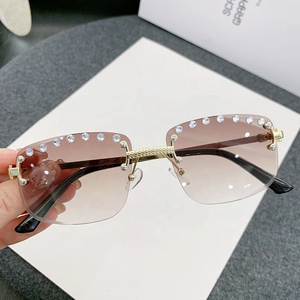 משקפי שמש ללא מסגרת עם נקודות יהלום חוצות גבולות, עדשות ימיות חדשות סִגְנוֹן משקפי Catwalk אופנתיות היפ-הופ סִגְנוֹן - Product Image 4