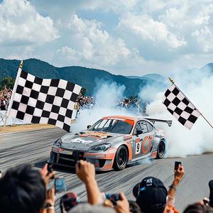 ขายส่งจากโรงงาน ธงมือถือทรงสี่เหลี่ยมผืนผ้า พิมพ์ลายดิจิตอล โพลีเอสเตอร์ 100% เป็นมิตรกับสิ่งแวดล้อม พร้อมเสาธงอะลูมิเนียม สีดำขาว - Product Image 5