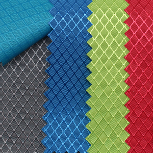 100% <span class=keywords><strong>Polyester</strong></span> Poly 70d <span class=keywords><strong>75D</strong></span> <span class=keywords><strong>190t</strong></span> 210t Ripstop taffeta vải với PU tráng lớp phủ Trọng lượng nhẹ cho lều Túi mái hiên - Product Image 1