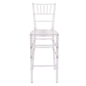 Chaise haute empilable moderne en plastique pour événements hôteliers, <span class=keywords><strong>tabouret</strong></span> <span class=keywords><strong>de</strong></span> <span class=keywords><strong>bar</strong></span> Chiavari en résine transparente en cristal acrylique pour mariage - Product Image 2