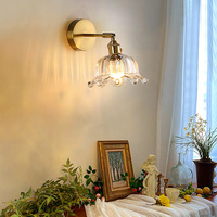 Applique murale LED moderne pour chambre à coucher, luminaire mural intérieur créatif en métal et cristal, abat-jour en cristal pour salon, applique murale en arc