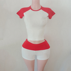 Conjunto de Ropa Informal para Mujer, Atuendo Festivo Bonito, Algodón Elástico, Botones de Color en Contraste, Polo a Rayas y Pantalones Cortos - Product Image 6