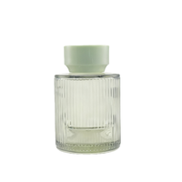 Diffuseur de parfum en verre à rayures 120 ml avec logo personnalisé, décoration d'intérieur avec bouchon à vis, impression sérigraphique couleur personnalisée