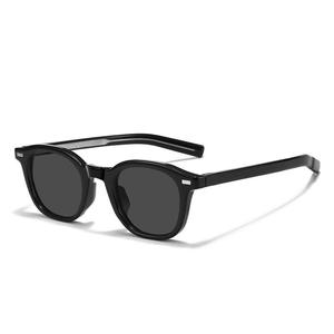 Lunettes de soleil vintage TR90 pour hommes et femmes, lunettes de soleil carrées polarisées de haute qualité avec logo personnalisé, vente en gros d'usine - Product Image 6