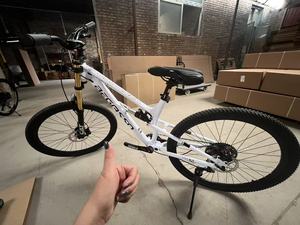 Bicicleta de Montaña CYQS-5 para Adultos, 27.5 Pulgadas, Fibra de Carbono, Suspensión Delantera, 27 Velocidades, Doble Disco, Económica, Venta al Por Mayor del Fabricante, Personalizable - Product Image 3