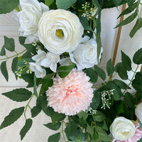 Guirlande de fleurs décorative C-503 en promotion : Couronne de fleurs blanches et vertes pour mariage, centre de table, guide d'allée, fleurs suspendues