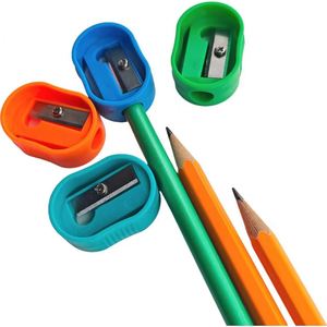 Taille-crayon manuel en plastique coloré multifonction de haute qualité avec couvercle pour l'école et le bureau, tailles standard - Product Image 3