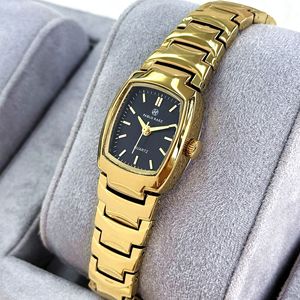 New minimalist women's fashionable and elegant <b>light</b> luxury chain wristwatch with water resistance quartz movement - Product Image 4