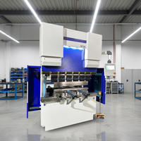 Les fabricants fournissent des petites machines de pliage CNC 100T1600, presse plieuse pour tôles, au prix d'usine