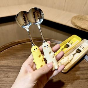 Ensemble cuillère et fourchette à fromage mignonnes en acier inoxydable, couverts portables pour enfants, design de dessin animé - Product Image 2