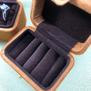 Boîte de rangement pour bijoux en velours EVERWIN avec fermeture à pression, étui portable pour bagues et boucles d'oreilles, options multicolores - Product Image 2