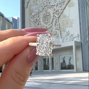 Anello Sottile Rettangolare dal Design Minimalista per Donne - Product Image 2