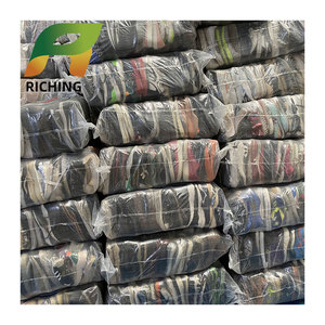 Chaussures noires pour hommes Chaussures de <span class=keywords><strong>basket</strong></span>-ball d'occasion originales et de marque fermées - Product Image 1