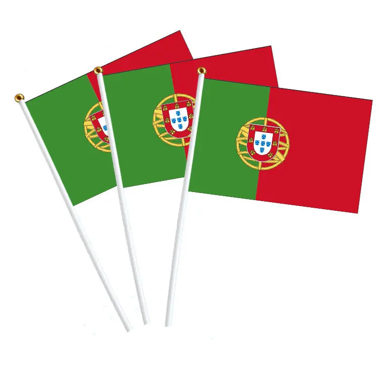 Événements de football en gros 100% polyester de haute qualité acclamant le drapeau agitant la main du Portugal avec bâton