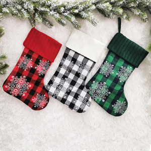 Chaussettes <span class=keywords><strong>de</strong></span> Noël personnalisées 2026 tendance gris <span class=keywords><strong>et</strong></span> blanc flocon <span class=keywords><strong>de</strong></span> neige, brodées à carreaux, pour cheminée, décoration <span class=keywords><strong>de</strong></span> fêtes, cadeau - Product Image 6