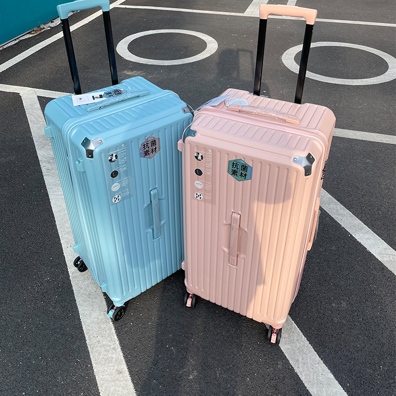 traveling luggage size 32
