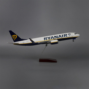 โมเดลเครื่องบินเรซิ่นไดแคสต์ รุ่น Ryanair Boeing <span class=keywords><strong>B737</strong></span> ขนาด 1/85 ยาว 47 ซม. พร้อมไฟ LED และล้อเหวี่ยง สำหรับตั้งโชว์และสะสม - Product Image 3