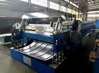 Fournisseur de machines de formage de rouleaux pour silos agricoles BN avec parois en acier verni et toiture en tuiles ondulées, dotées de moteur et de boîte de vitesses