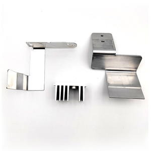 Piezas de estampado de <span class=keywords><strong>metal</strong></span> de acero inoxidable personalizadas y disipador térmico de aluminio para maquinaria electrónica con capacidad de mecanizado CNC - Product Image 1
