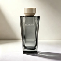 Bouteille diffuseur de parfum en verre ambré trapézoïdale de 300 ml, personnalisée en usine, vide, avec bouchon crème, pour parfum d'ambiance