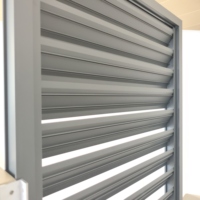 Fenêtre fixe extérieure en aluminium et verre à persiennes pour cuisine moderne et design de maison