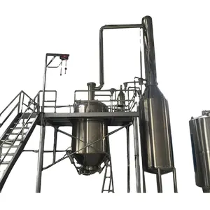 Huiles essentielles de feuille de laurier, de l'ail et de noix de muscade, distillées à la vapeur sous vide - Product Image 1