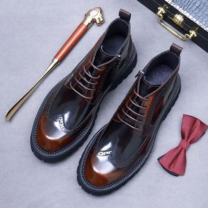 Bottes Martin pour hommes à semelles épaisses, style robuste, finition cuir brillant, style anglais, brogues tendance en cuir véritable - Product Image 2