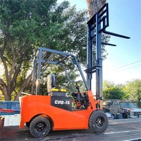 Chariot élévateur électrique diesel 4x4 nouvel état transpalette alimenté 3Ton-5Ton pour les industries agricoles composants de base moteur de pompe